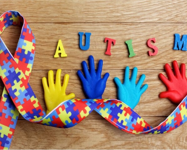 اوتیسم چیست و چه علائمی دارد؟